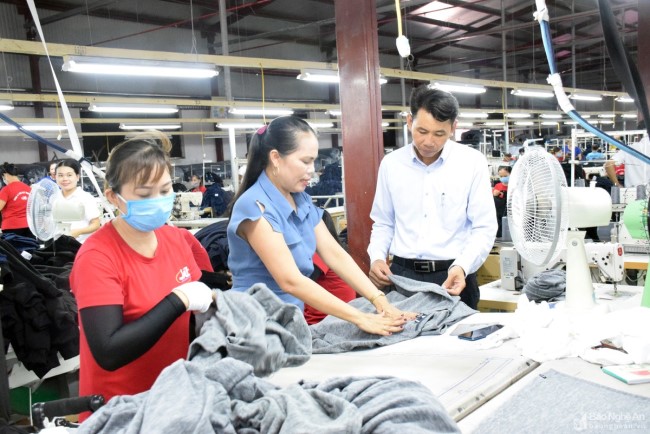 Sỉ áo thun giá rẻ tại TPHCM| Nguồn: Xưởng may áo thun Bảo Nhân